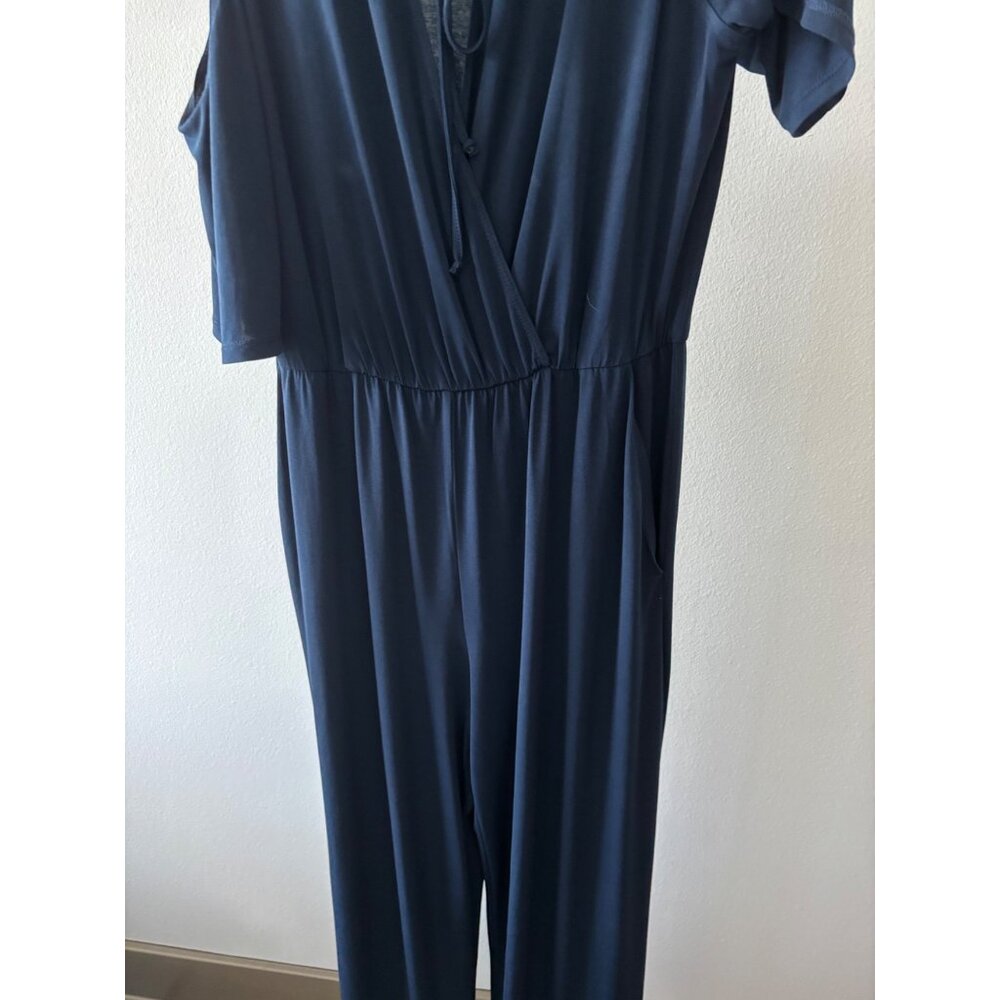 BCBGeneration Jumpsuit S Cold Shoulder Wrap Tie Resort Date Night Casual Chic - Picture 10 of 11